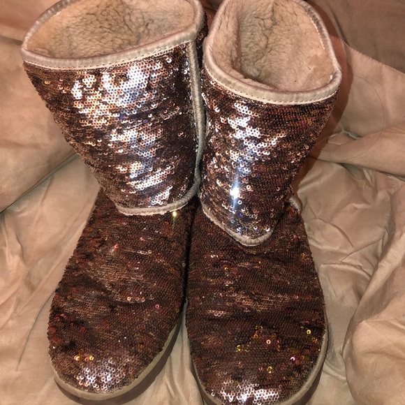 UGG BOOT - Picture 2 of 5